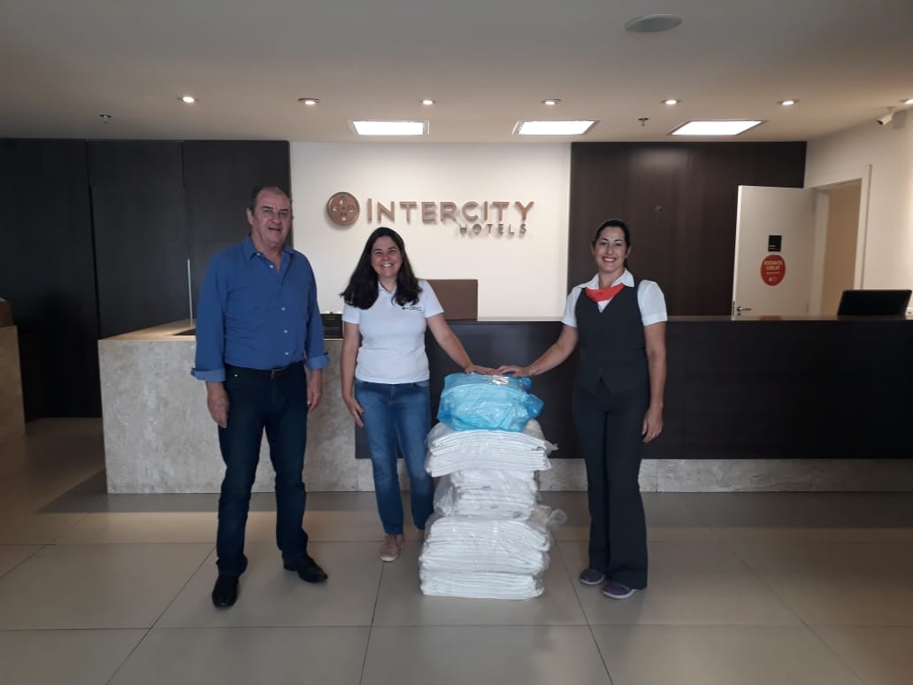 Hotel Intercity Gravataí doa 76 lençóis ao Comitê de Solidariedade ao Enfrentamento do Coronavírus