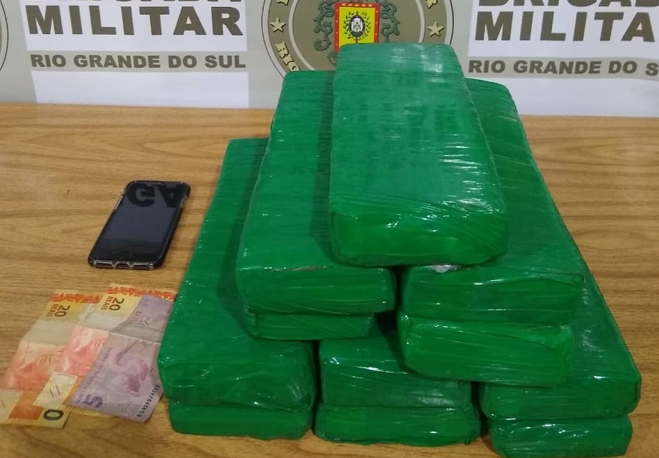 Brigada Militar apreende 10 quilos de maconha e prende suspeito de tráfico em Gravataí