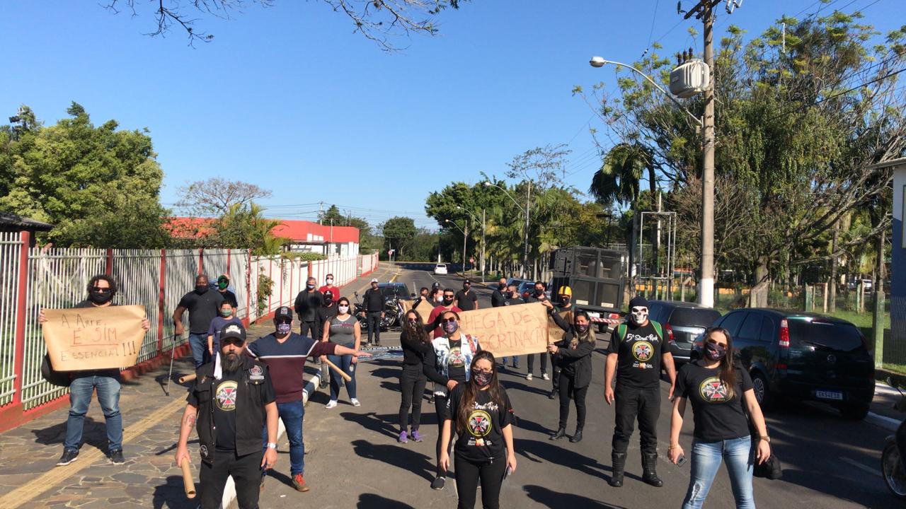 Manifestação pediu a abertura dos bares, restaurantes e pubs de Gravataí
