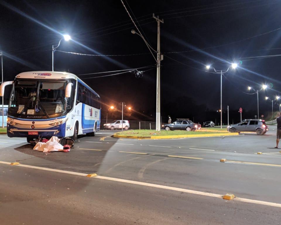 Identificado motoqueiro que morreu em acidente com ônibus em Gravataí
