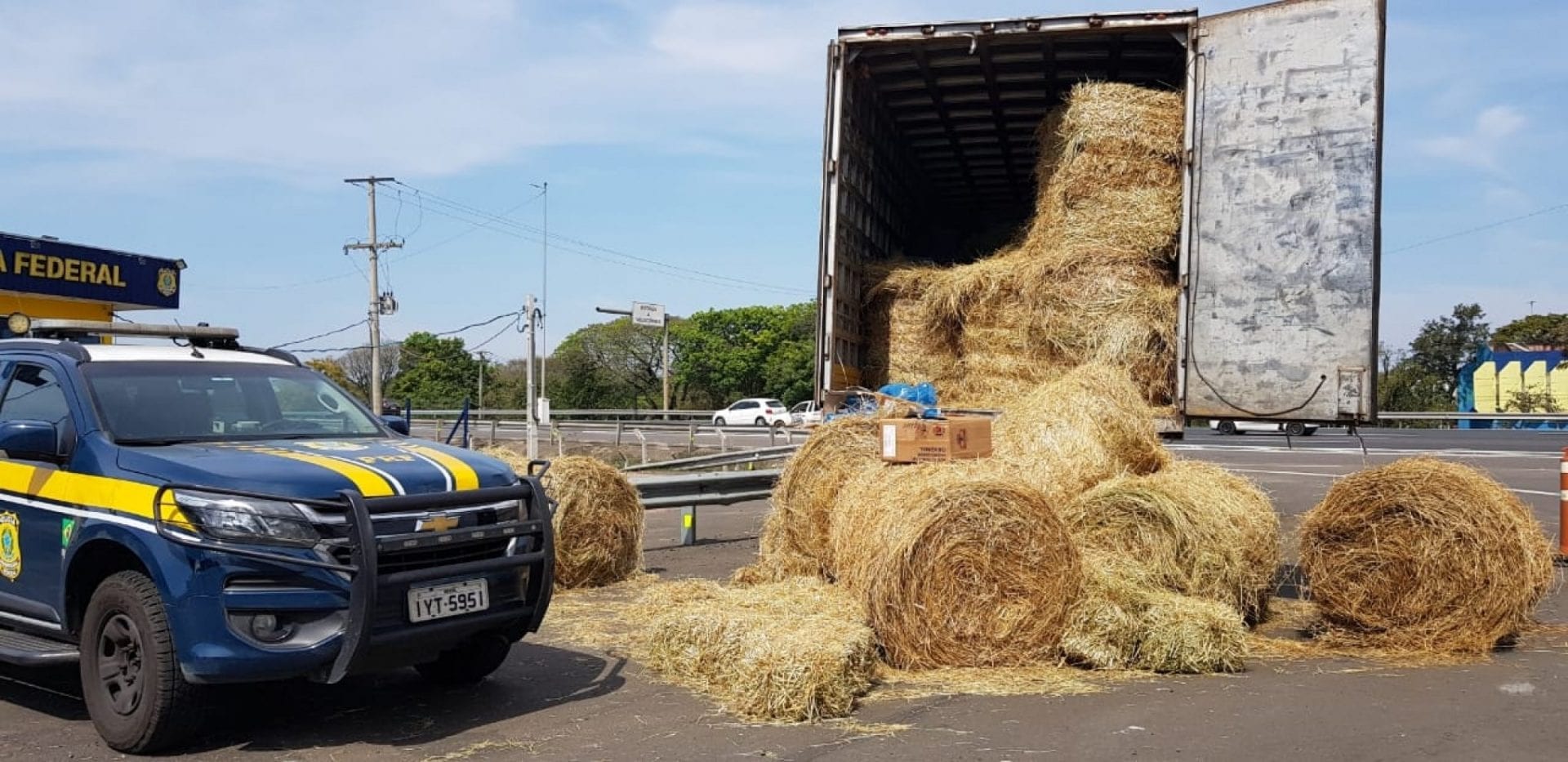Casal é preso em Gravataí com carga de cigarros avaliada em quase R$ 2 milhões