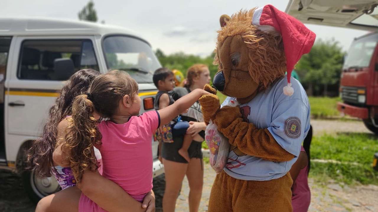 Brigada Militar e Corpo Voluntário de Socorro e Resgate fazem a alegria de 700 crianças