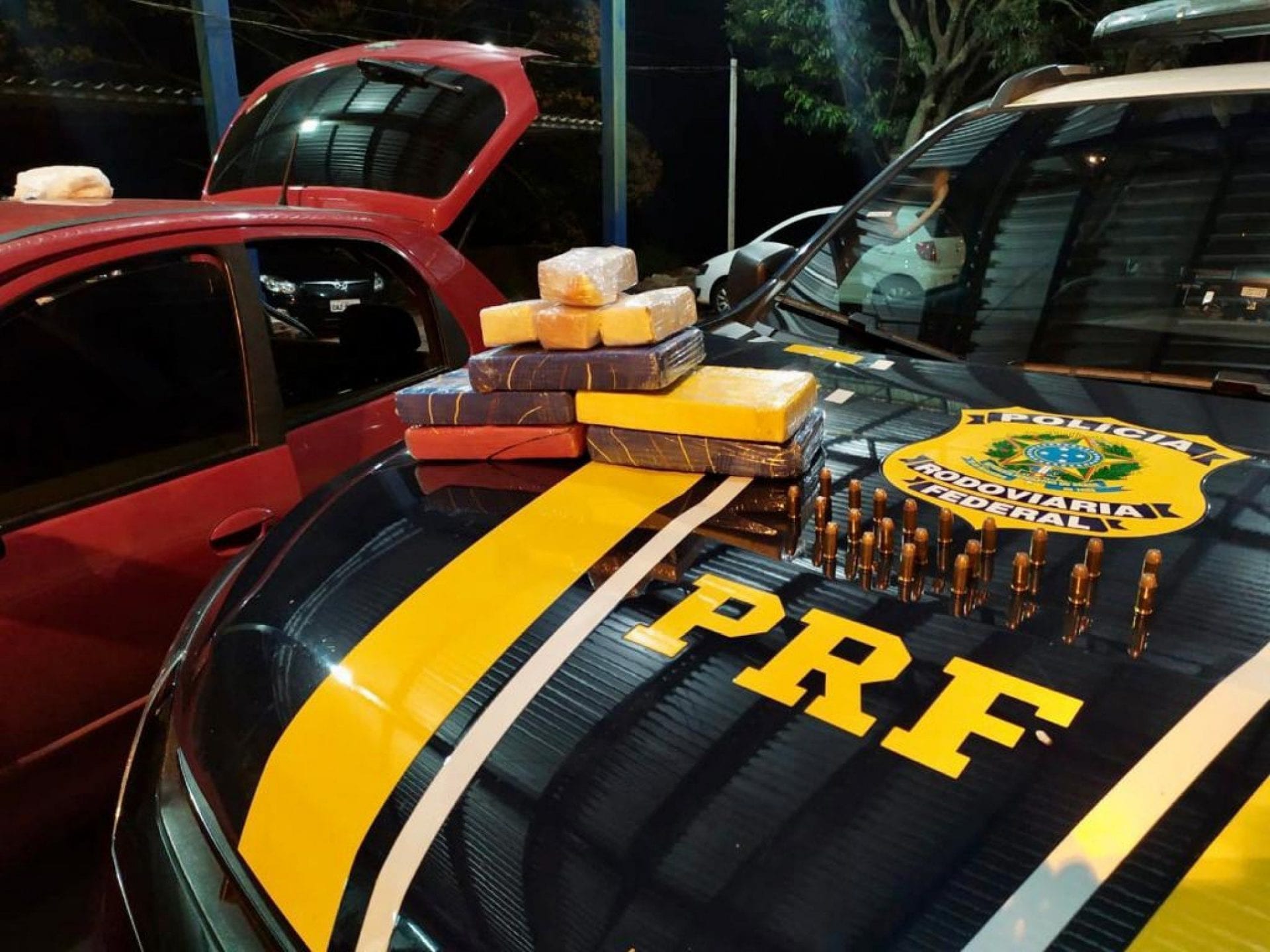 Casal de Gravataí é preso transportando seis quilos de cocaína na BR-386