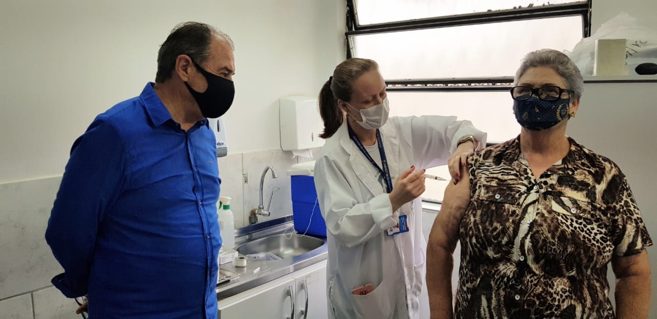 Covid-19: Gravataí imuniza 1.374 idosos em quatro horas