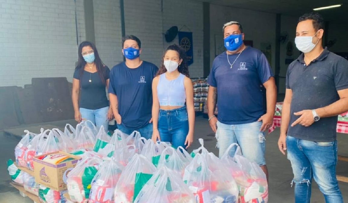 Digital influencer de 12 anos doa 55 cestas básicas ao Comitê de Solidariedade de Gravataí