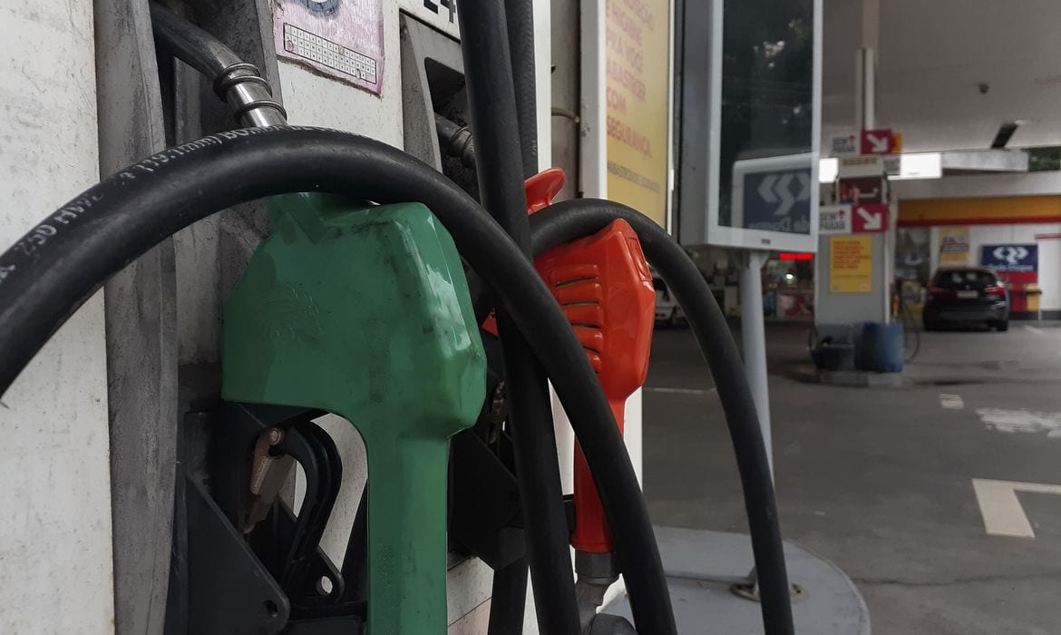 Petrobras aumenta preços do diesel e da gasolina