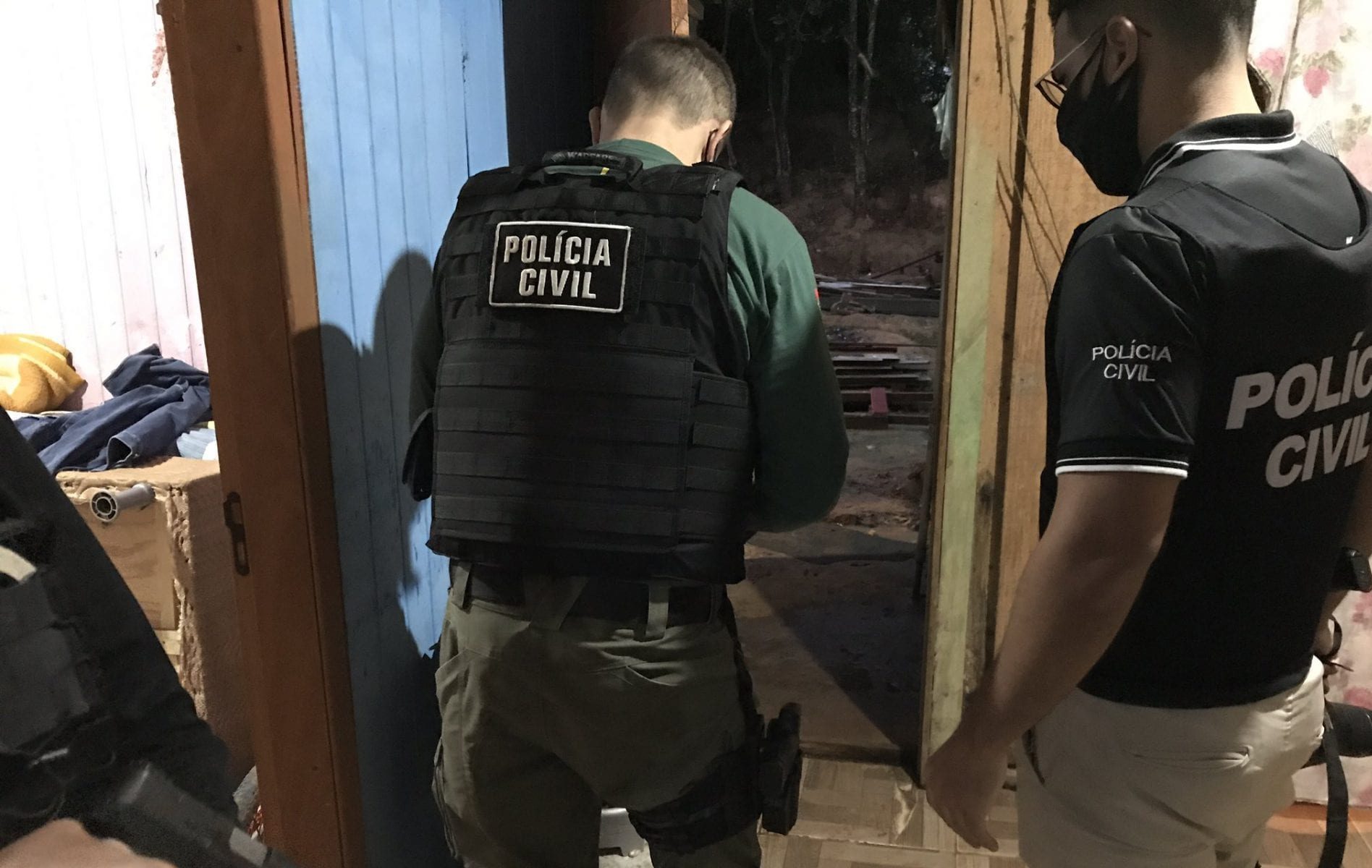 Operação em combate ao tráfico interestadual de drogas cumpre mandados em Gravataí