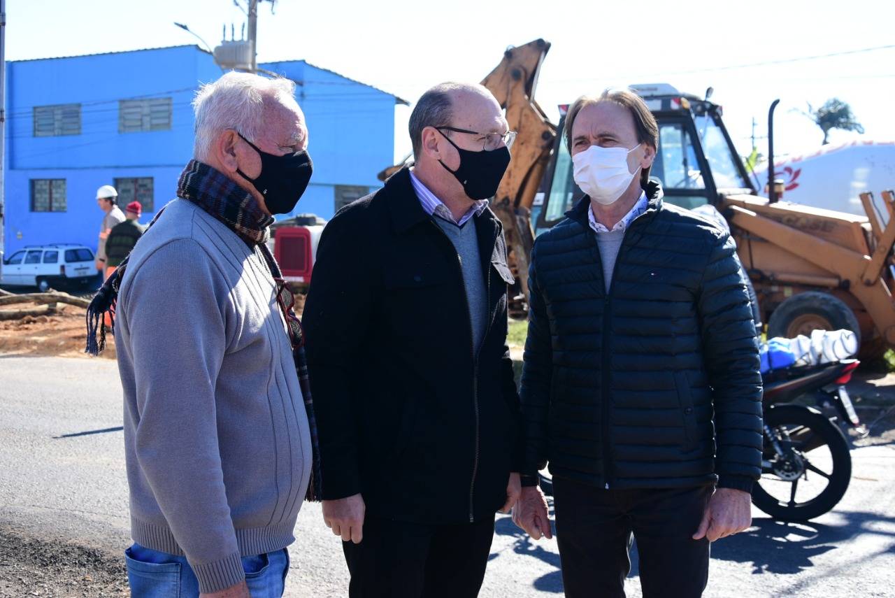 Passarela começa a ser construída sobre a ERS-118 em Cachoeirinha