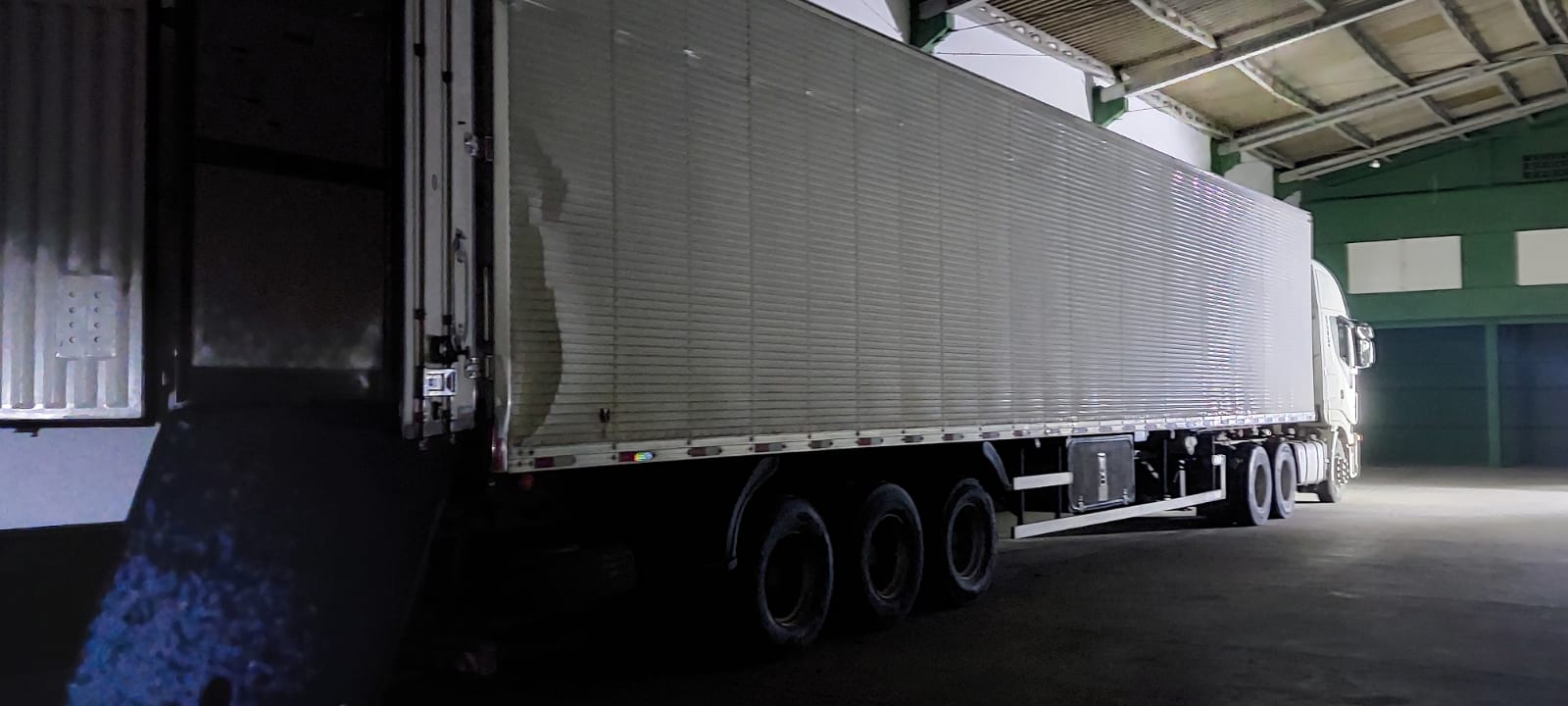 Roubada em Gravataí, carga de chocolates avaliada em R$ 500 mil é recuperada 