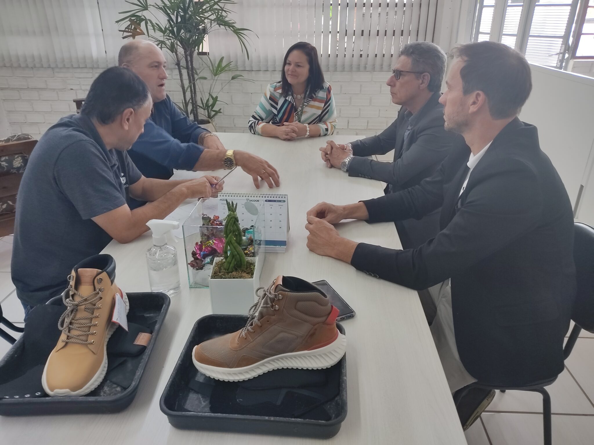 Marca de calçados prepara instalação de fábrica em Glorinha