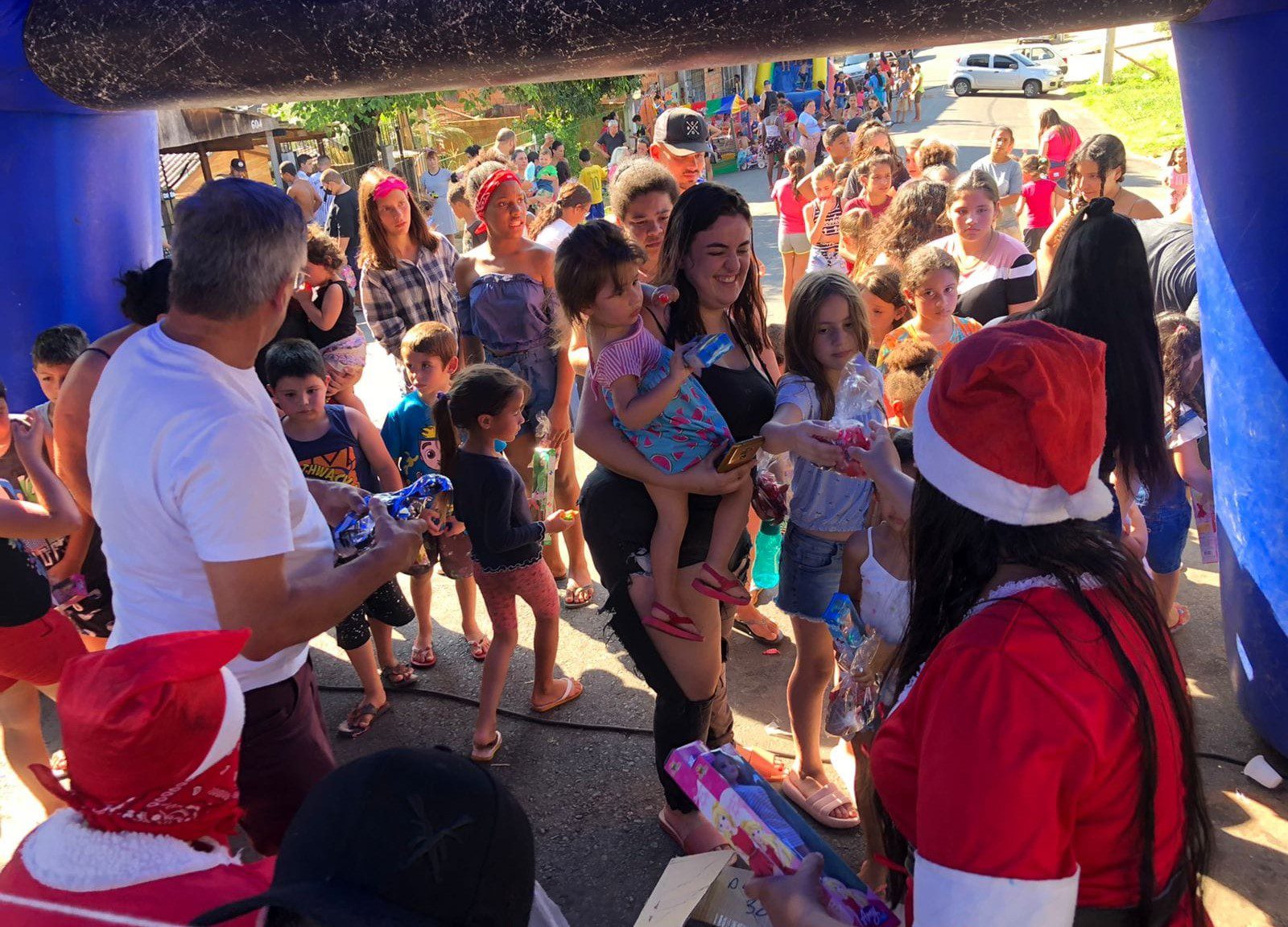 Moradores de Cachoeirinha arrecadam brinquedos para evento natalino