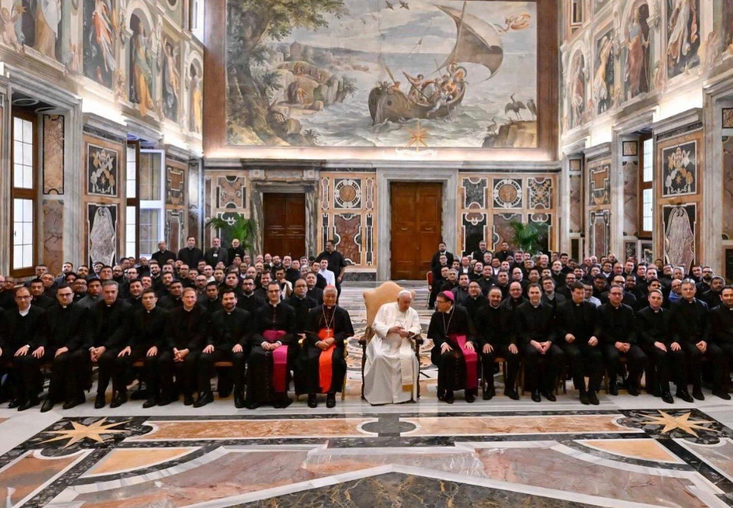 No Vaticano, padres que atuaram em Gravataí se reúnem com o Papa Francisco