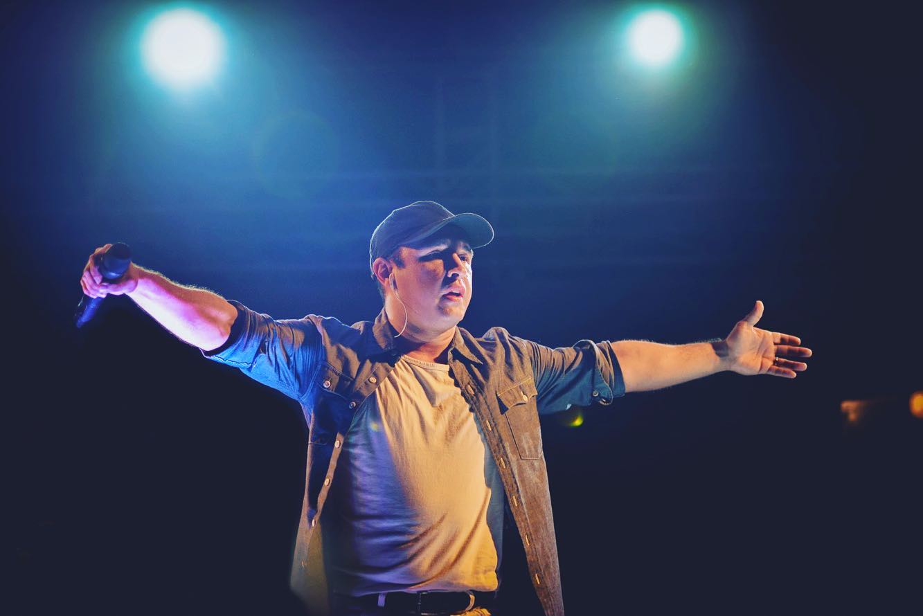 Domingo tem auto de Natal e show com Sandro Coelho no Parcão de Cachoeirinha