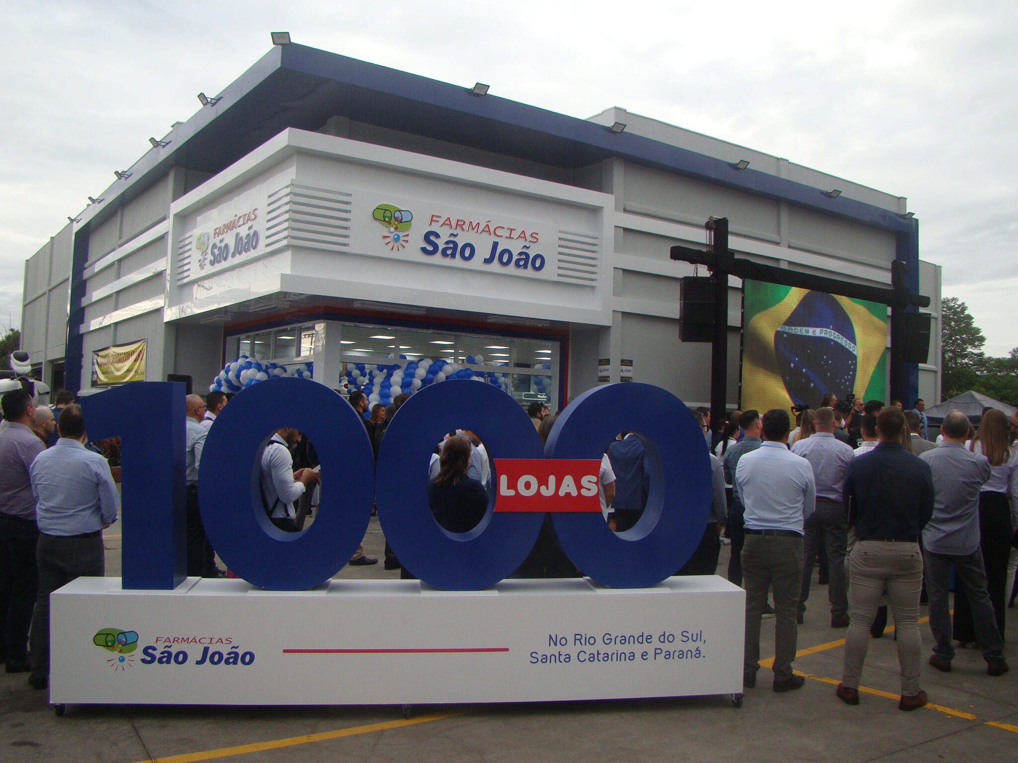 Em dia histórico para a Rede de Farmácias São João, loja 1000 é inaugurada