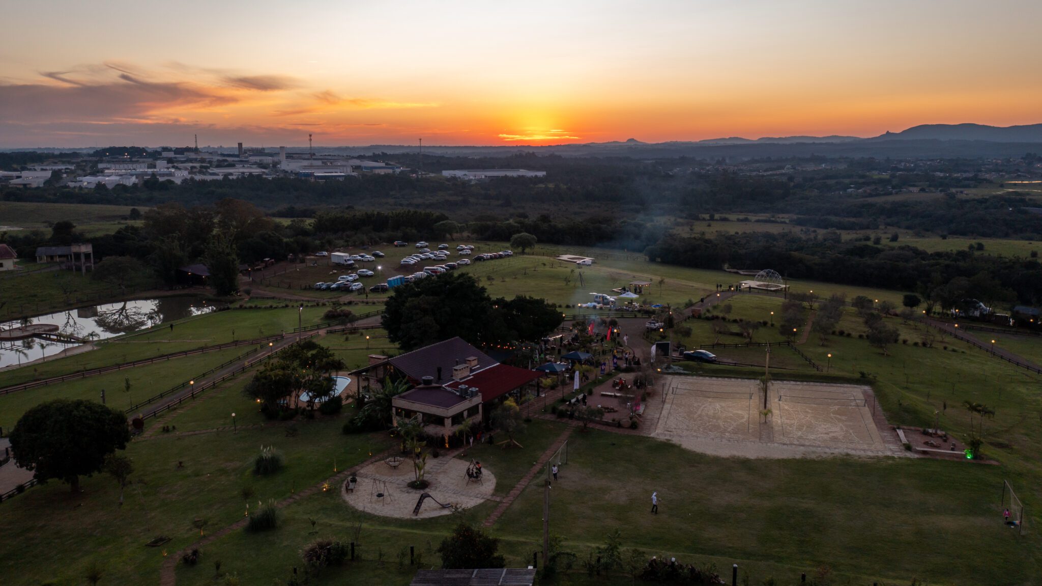 Em Gravataí, megaestrutura aguarda o público no Festival Unbreakable