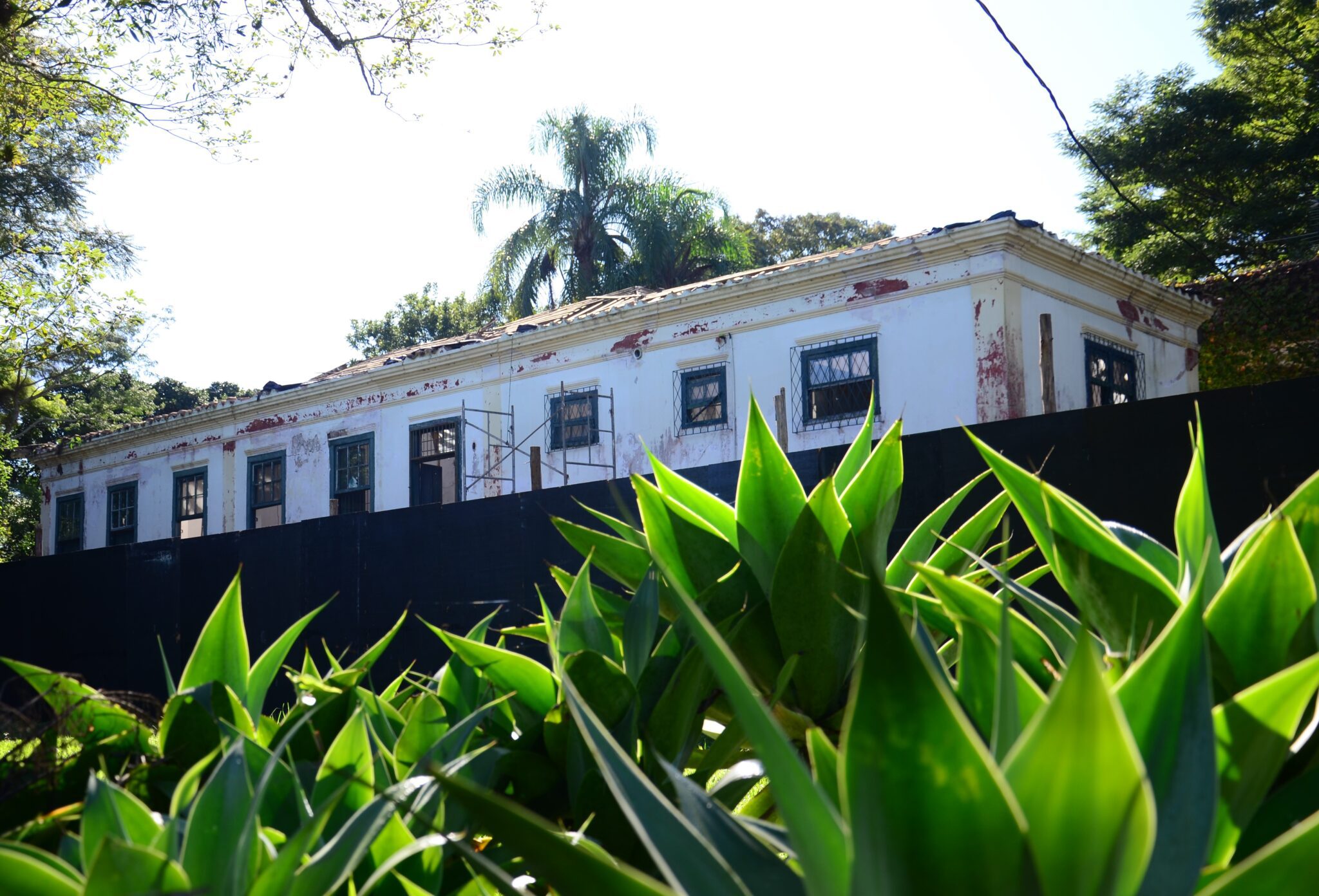 Comitiva visita obras no sobrado que será uma Casa de Cultura em Gravataí