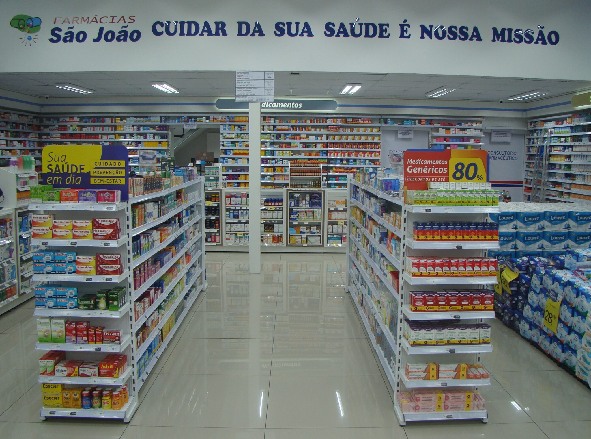Conselho de Medicina busca na Justiça derrubar resolução que autoriza farmacêuticos a prescrever medicamentos