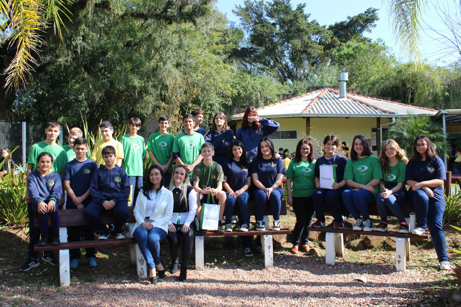 Sicredi União Metropolitana RS promove oficina de educação financeira para estudantes de Gravataí