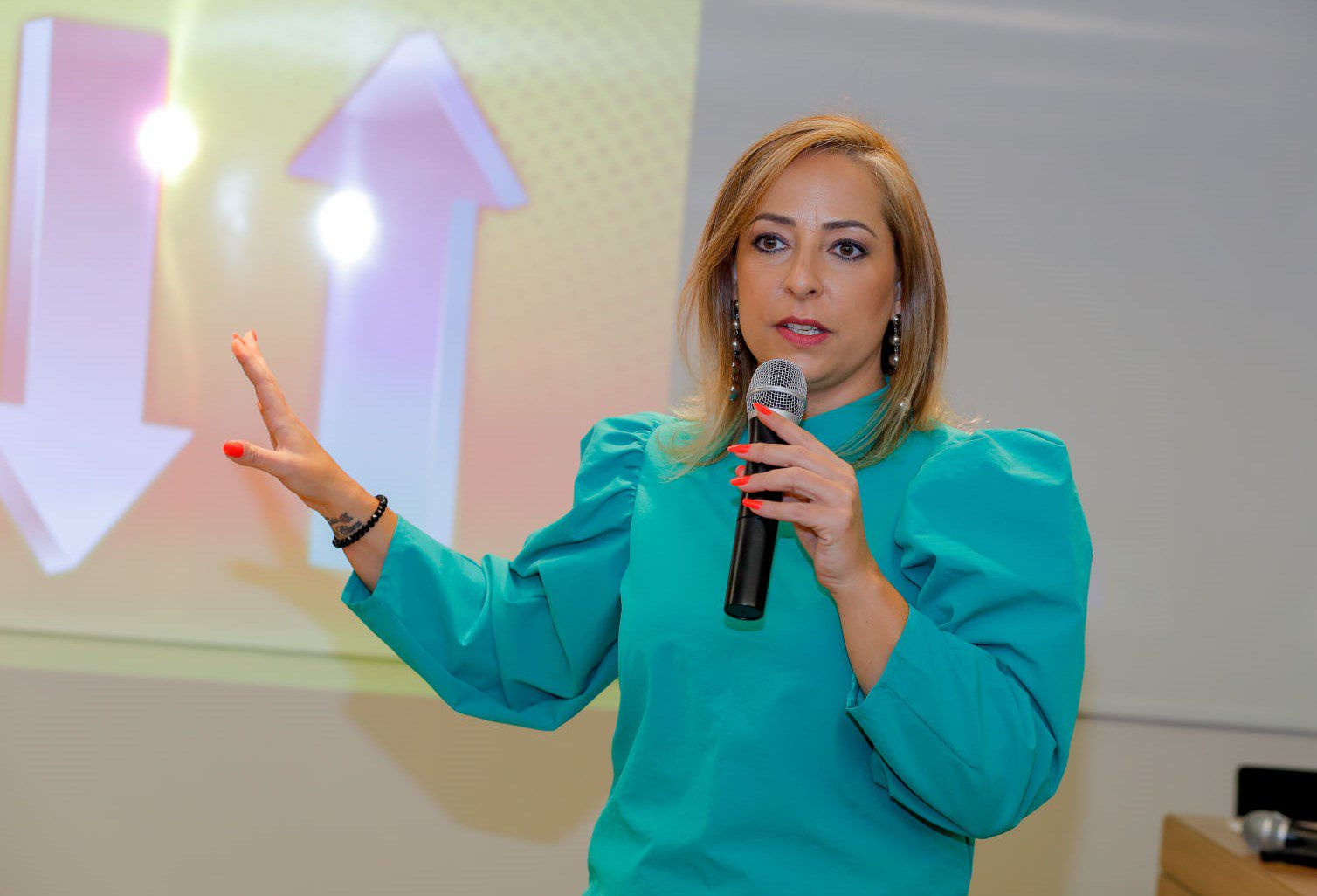 Analista comportamental ministra curso sobre liderança exponencial em Gravataí