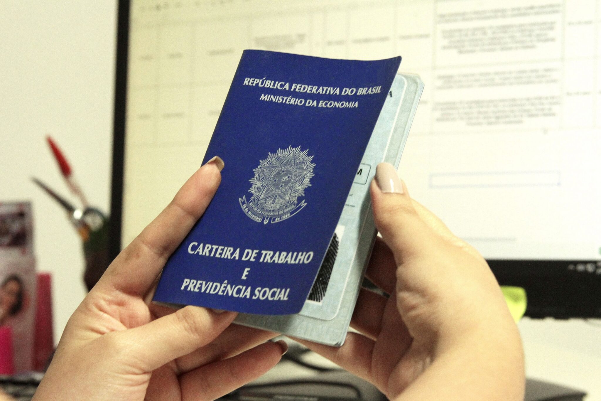 Vendedor de Gravataí que trabalhava mais de 13h por dia será indenizado por empresa