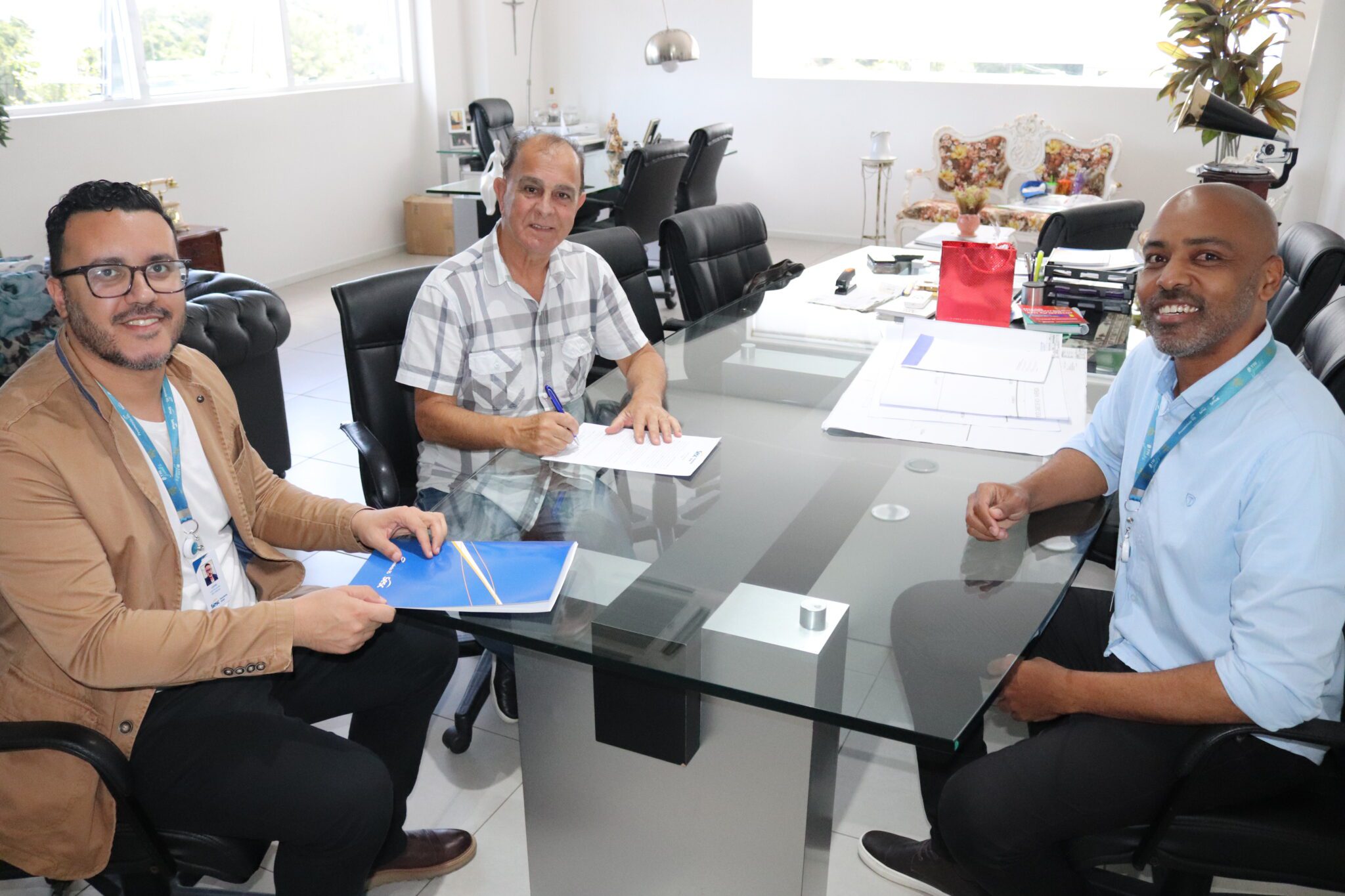Com novos benefícios e descontos, Sindilojas e Sesc Gravataí renovam cooperação
