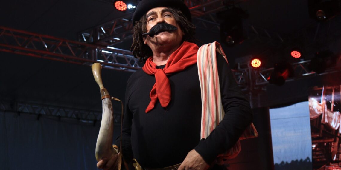 Guri de Uruguaiana retorna a Gravataí para contar seus causos no palco do Sesc