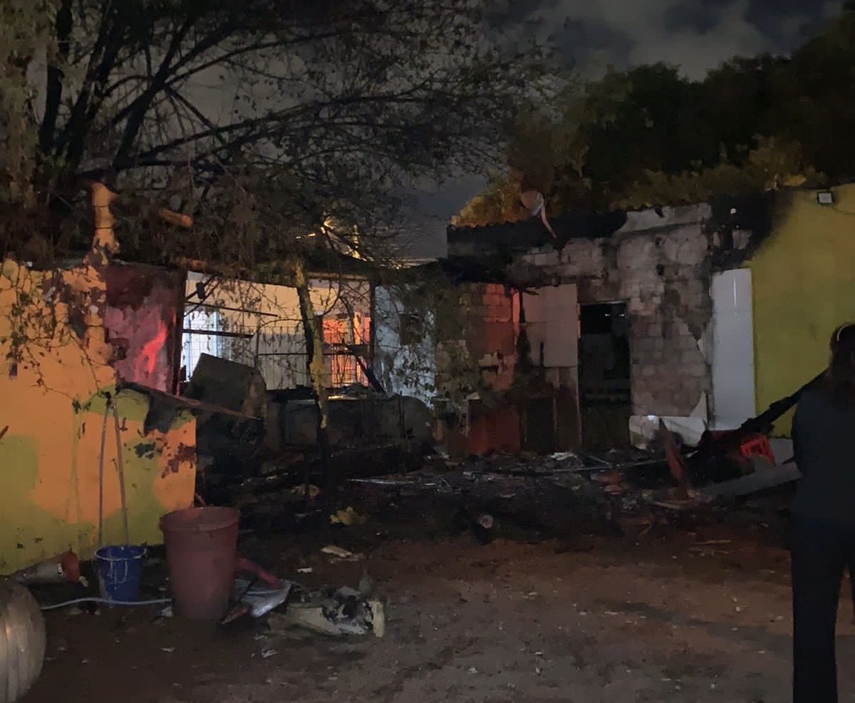 Cozinha de churrasquinho é consumida por incêndio em Gravataí