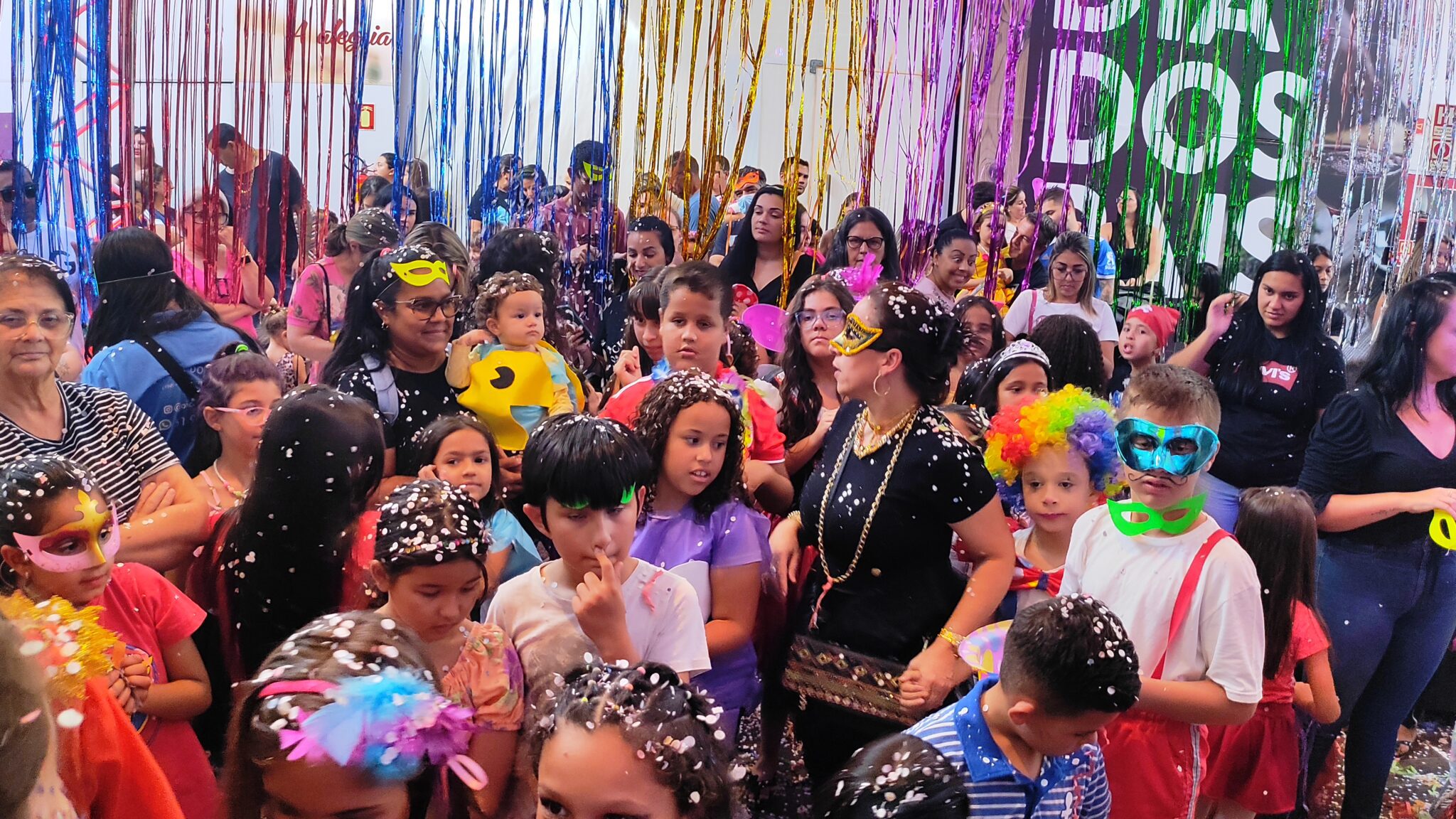 A folia vai invadir o Gravataí Shopping com os bailes de Carnaval para a criançada