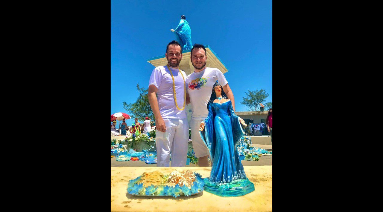 Casal de Cachoeirinha customiza imagens religiosas e conquista clientes pelo mundo