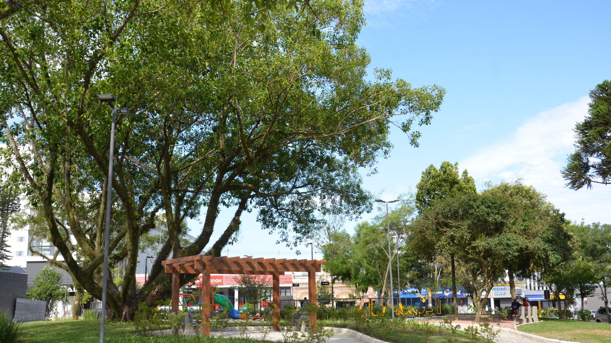 Temperatura passa dos 35°C neste fim de semana; onda de calor seguirá nos próximos dias