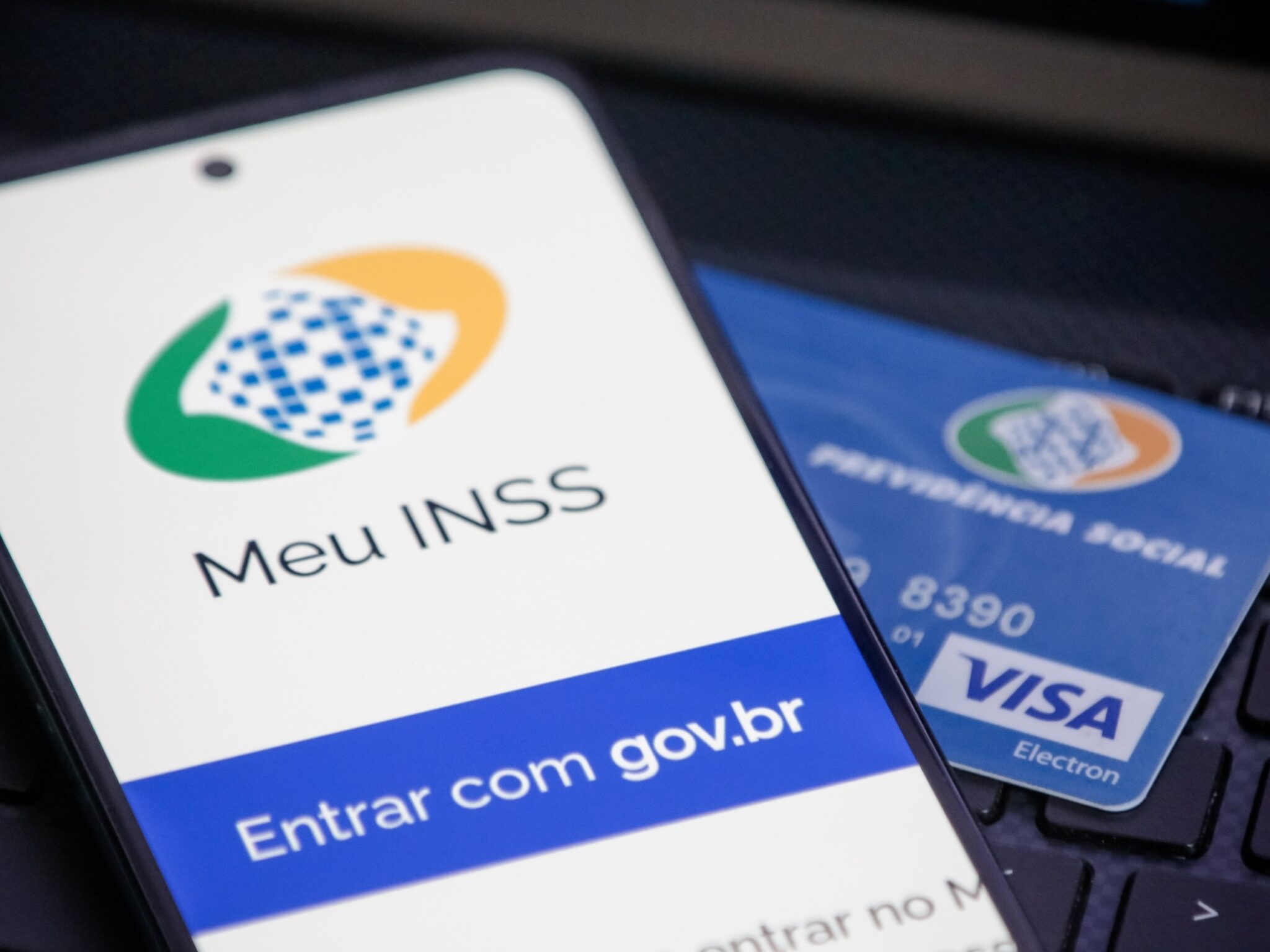INSS notifica aposentados e pensionistas para fazer prova de vida; veja como manter o benefício
