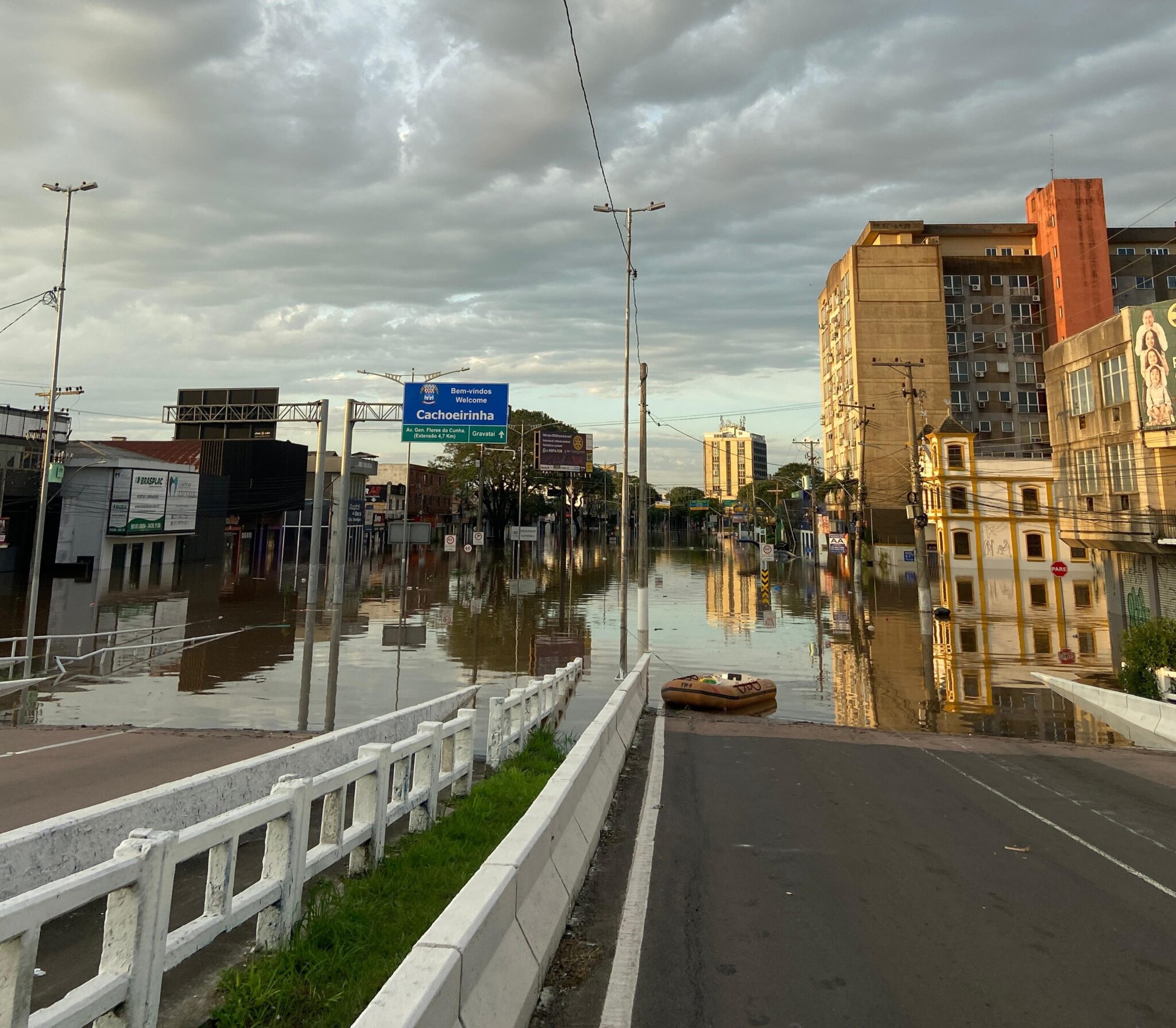 Bloqueio é realizado na Rua Papa João XXIII, no acesso Porto Alegre/Cachoeirinha e no sentido Gravataí/Litoral