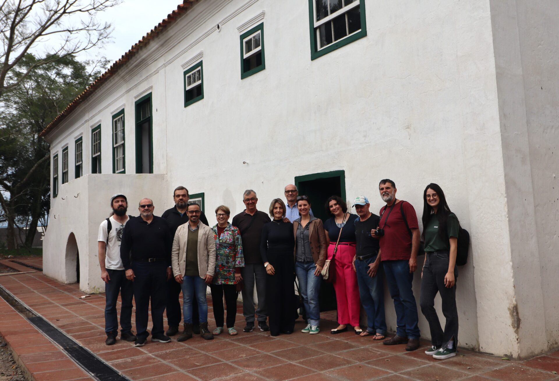 Familiares de Carlos Bina doam peças para acervo do casarão, que será museu em Gravataí