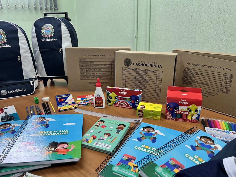 Em Cachoeirinha, estudantes afetados pelas enchentes vão receber kits de material escolar