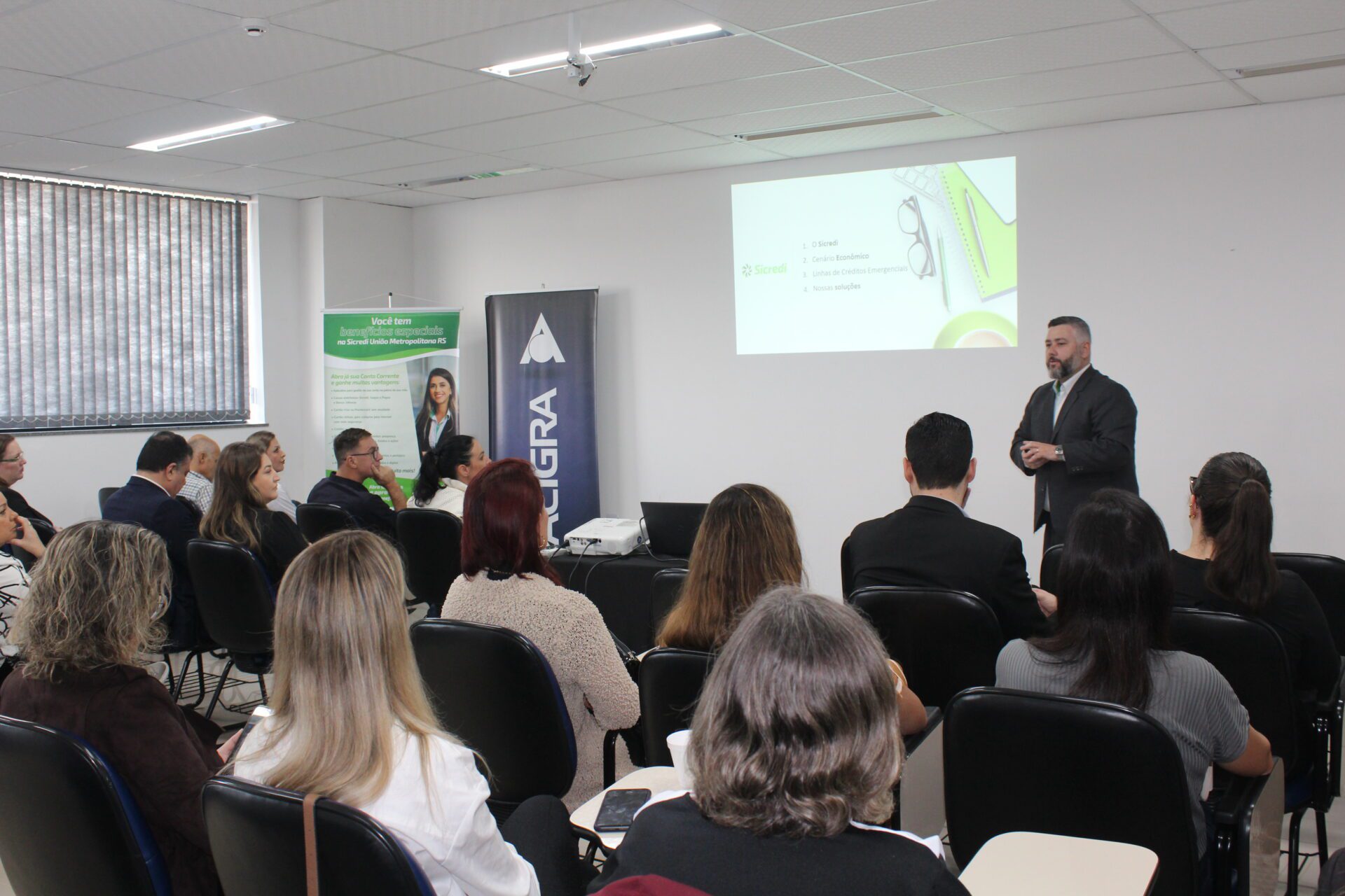 Especialista em crédito da Sicredi Origens RS realiza palestra em Gravataí sobre financiamento para empresas