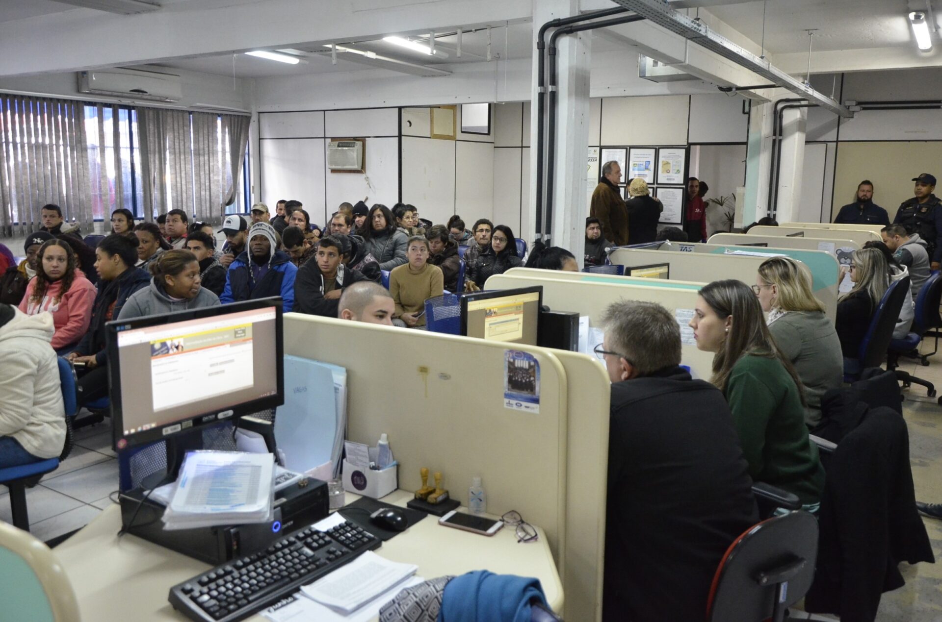 Agência FGTAS/Sine de Cachoeirinha tem vagas disponíveis para várias funções