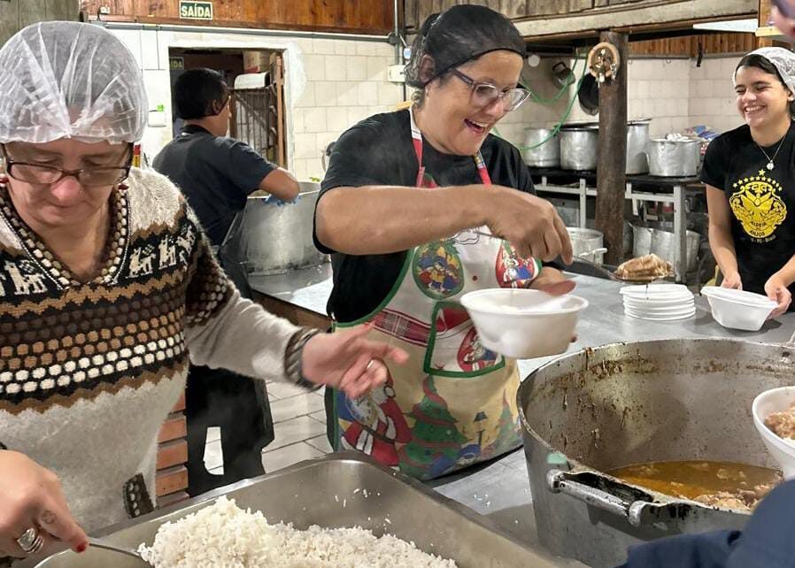 CTG de Gravataí ultrapassa a marca de 240 mil marmitas produzidas para doação