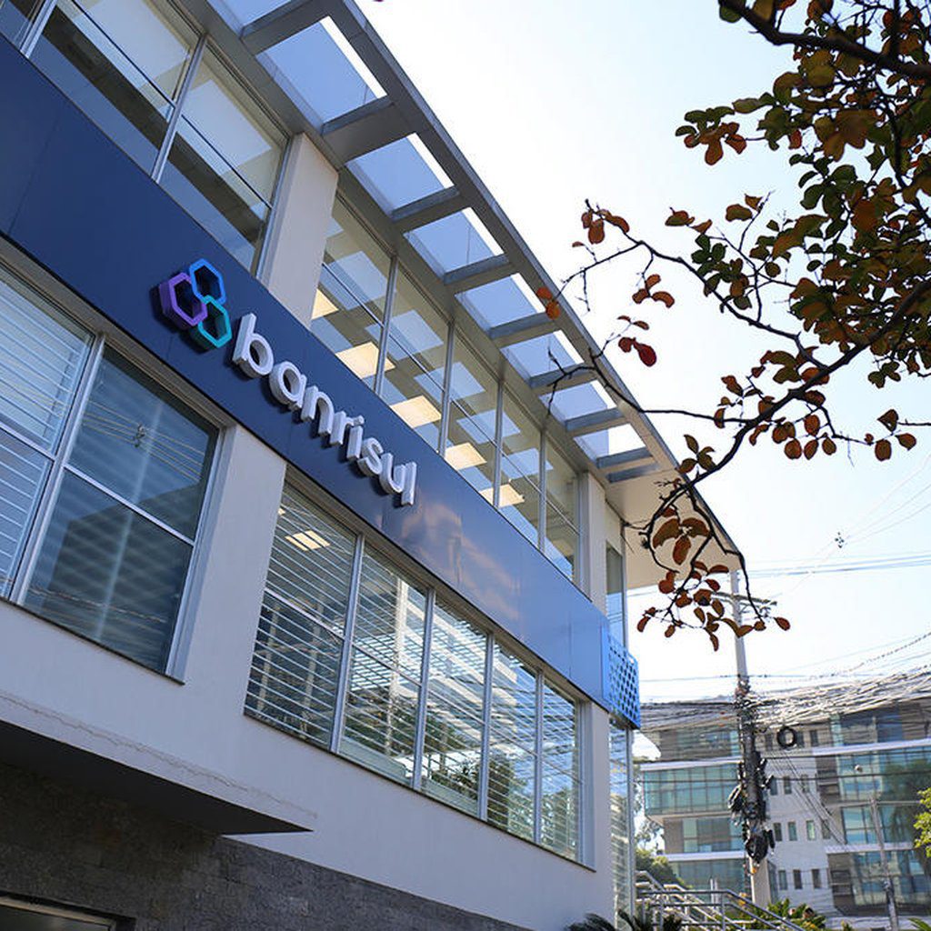 Com bolsas de até R$ 2 mil, CIEE-RS abre seleção de estágios no Banrisul