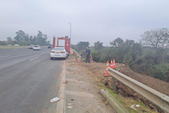 Corpo em avançado estado de decomposição é encontrado junto à freeway em Cachoeirinha