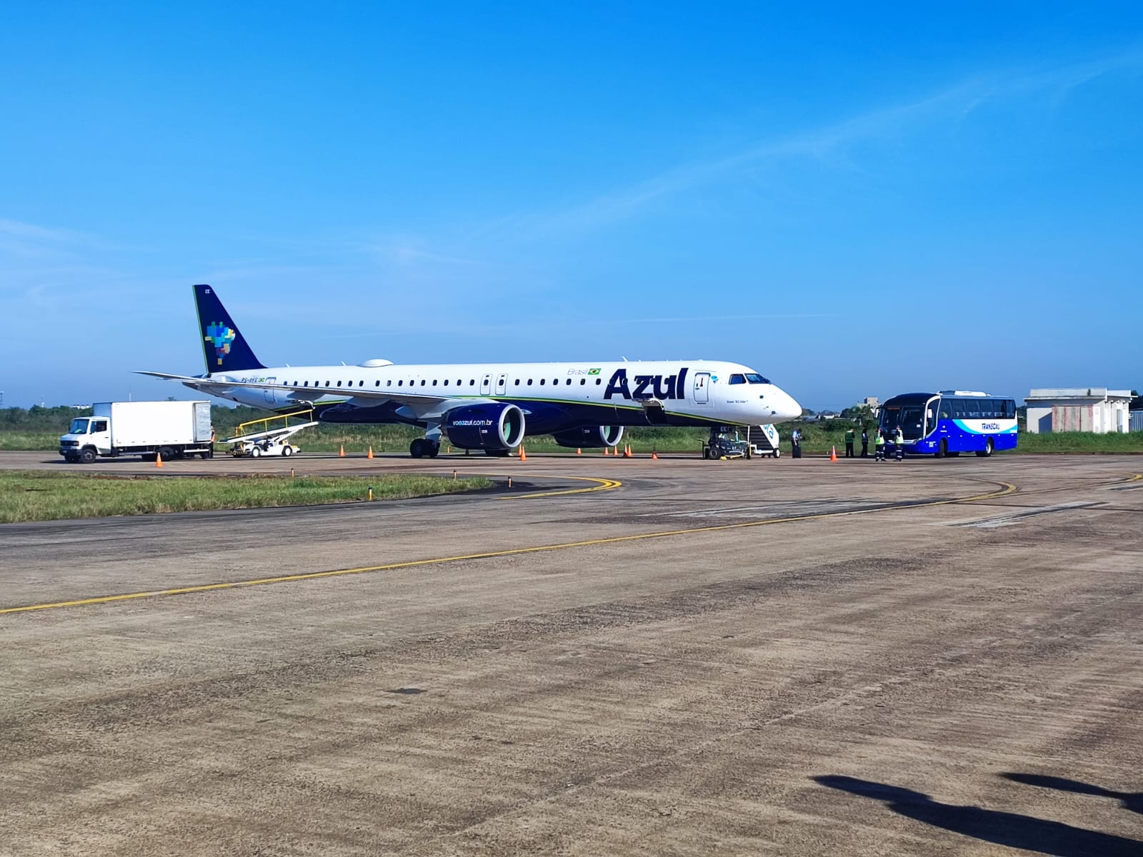 Governo lança hoje programa com passagens aéreas a R$ 200 para aposentados do INSS