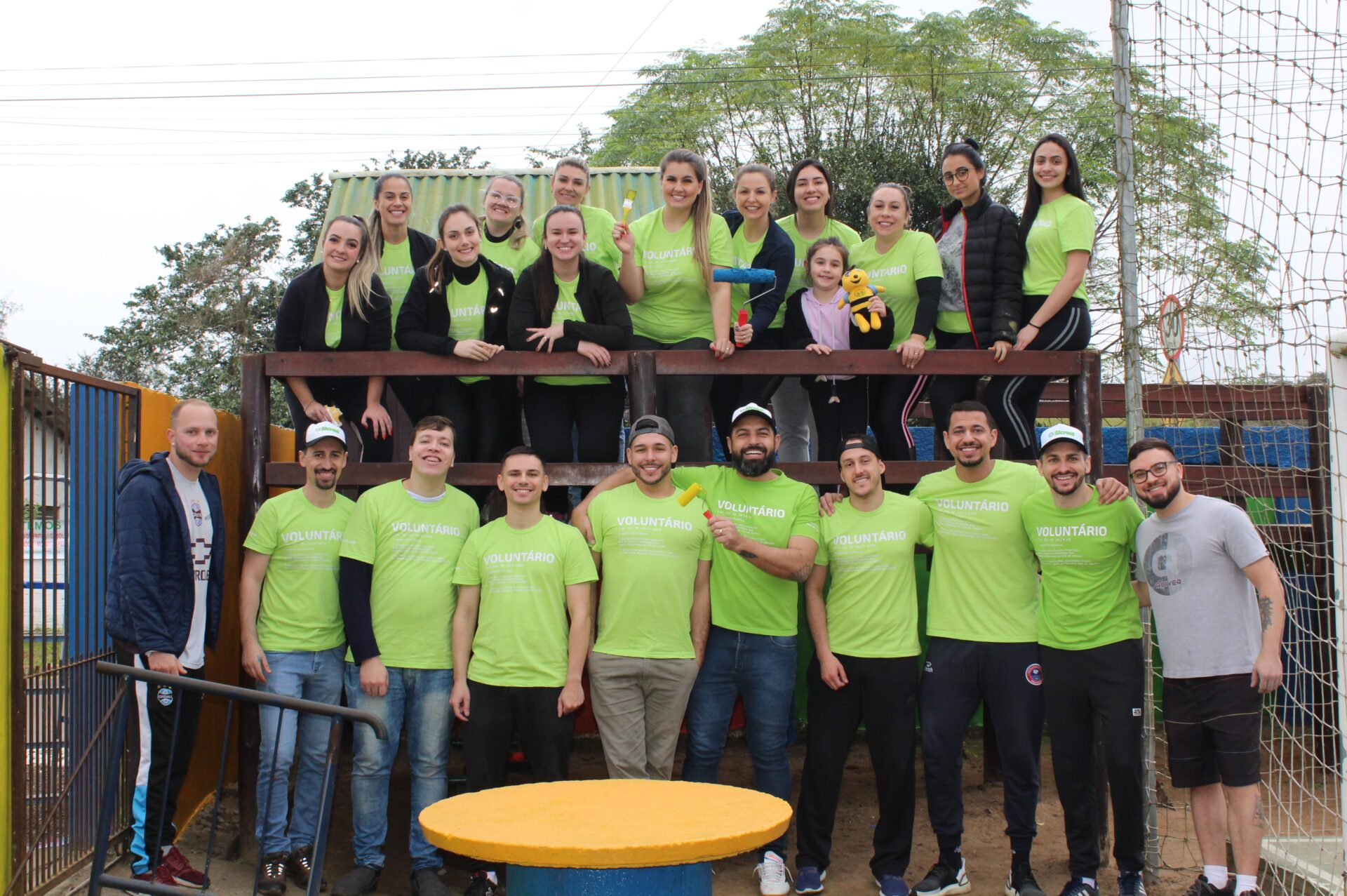 Escola pública ganha novas cores em ação voluntária da Agência Sicredi Gravataí Centro