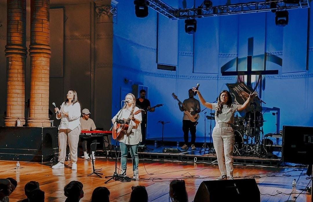 Assembleia de Deus traz a Cachoeirinha FHOP Music e pastor Michel Piragine