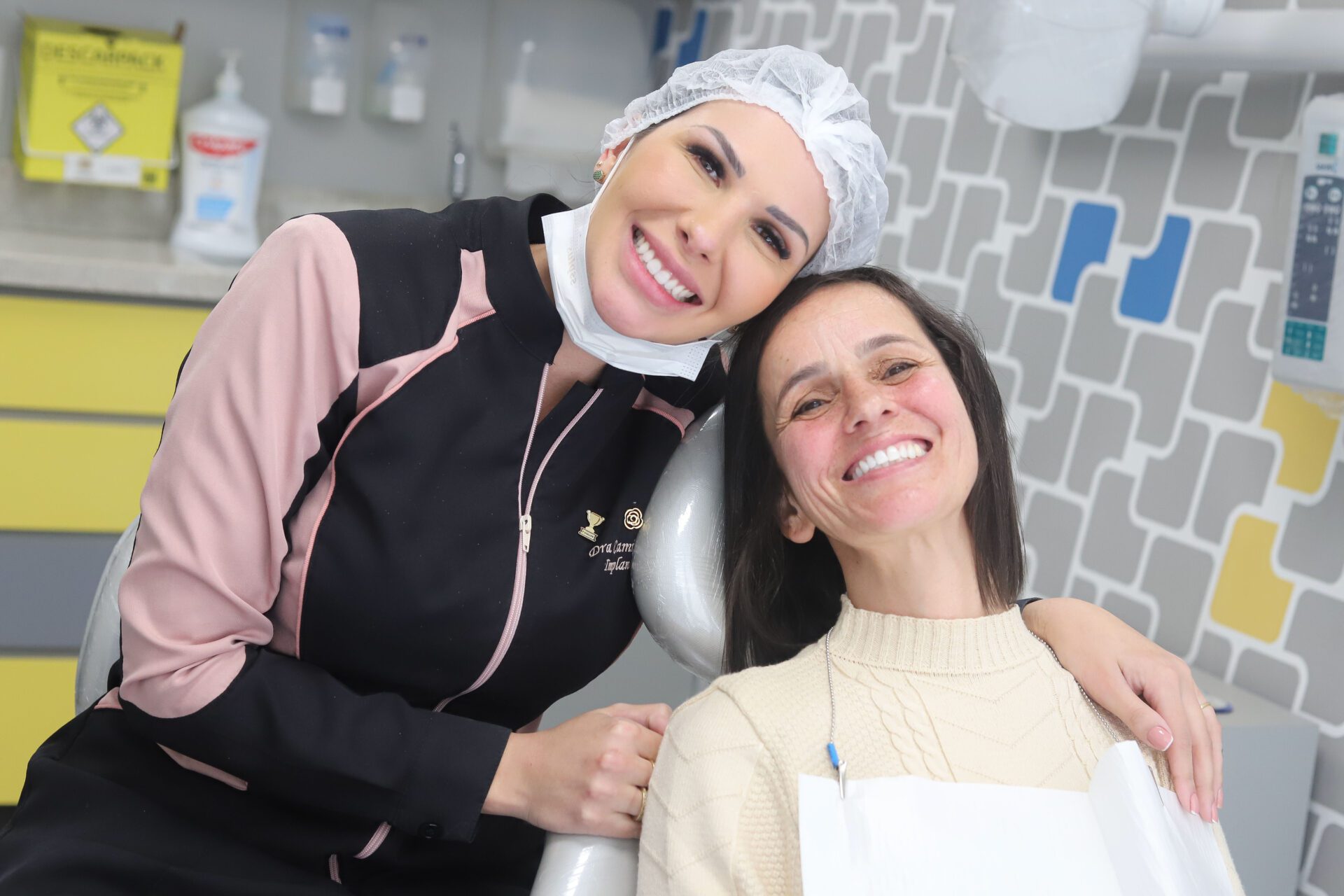 Dentista de Gravataí e paciente relatam como implantes podem beneficiar saúde e autoestima