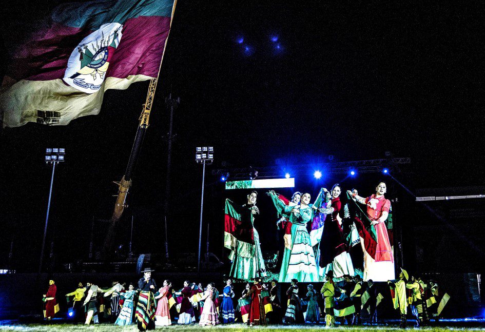 Tradicionalistas de Gravataí e Cachoeirinha participam do espetáculo de abertura da Expointer