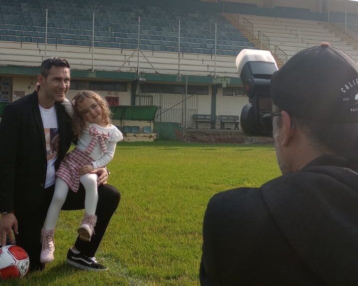 Livro retrata a história do ex-jogador de futebol Régis Júnior, de Gravataí