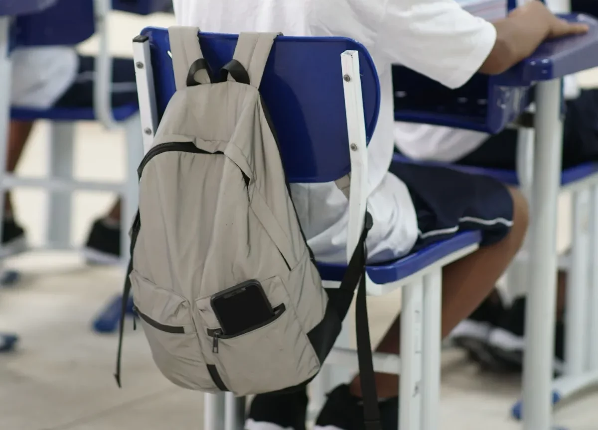 MEC finaliza projeto de lei para proibir uso de celulares em escolas públicas e privadas