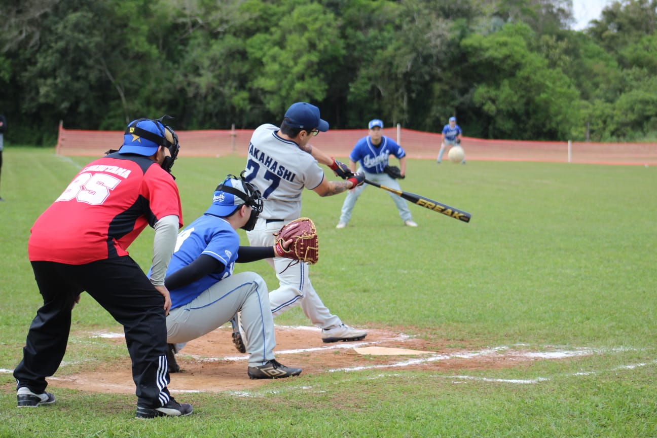 Com a participação de crianças de projeto social, Gravataí Dragons vence torneio de softbol misto