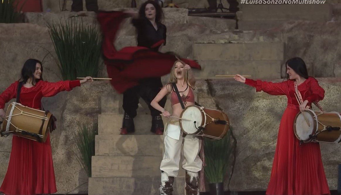 Dançarinos de CTG de Cachoeirinha participaram do show de Luísa Sonza no Rock in Rio