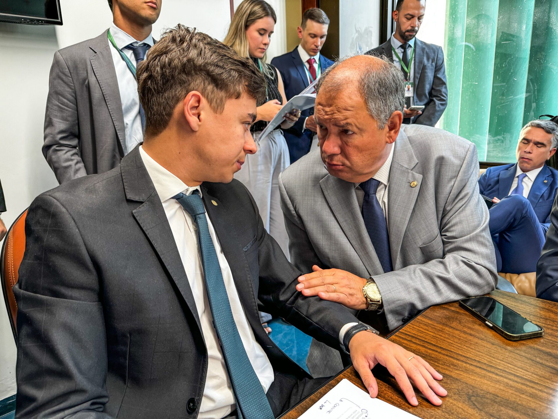 Avança proposta de deputado gaúcho para disciplinar o uso do celular em sala de aula