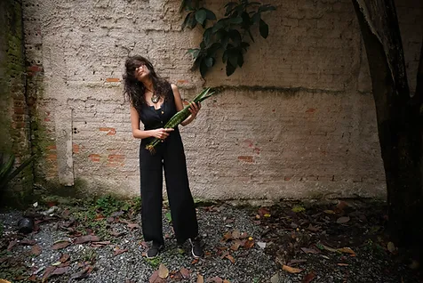 Programa Arte da Palavra traz a Gravataí a escritora e agente cultural Julia Raiz